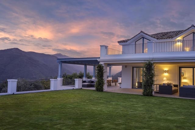 Chalet de 5 habitaciones en Montemayor - Marbella Club, Benahavís en venta con piscina garaje - 4.750.000 € (Ref: 9101064)