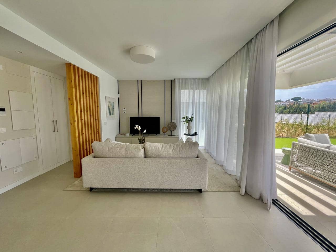 3 slaapkamer Villa te koop in El Paraiso met zwembad garage - € 850.000 (Ref: 9118189)