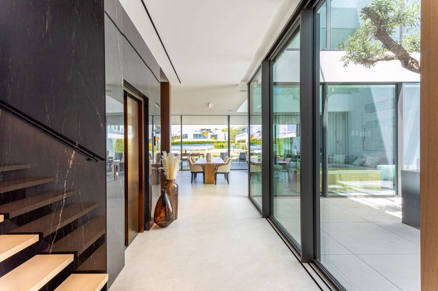 3 soveværelse Villa til salg i Marbella med swimmingpool garage - € 6.300.000 (Ref: 9123891)