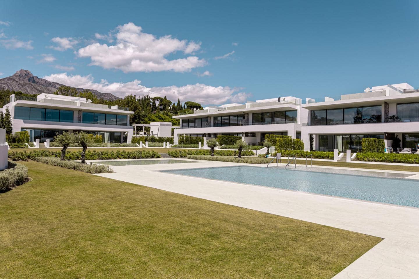 3 soveværelse Villa til salg i Marbella med swimmingpool garage - € 6.300.000 (Ref: 9123891)