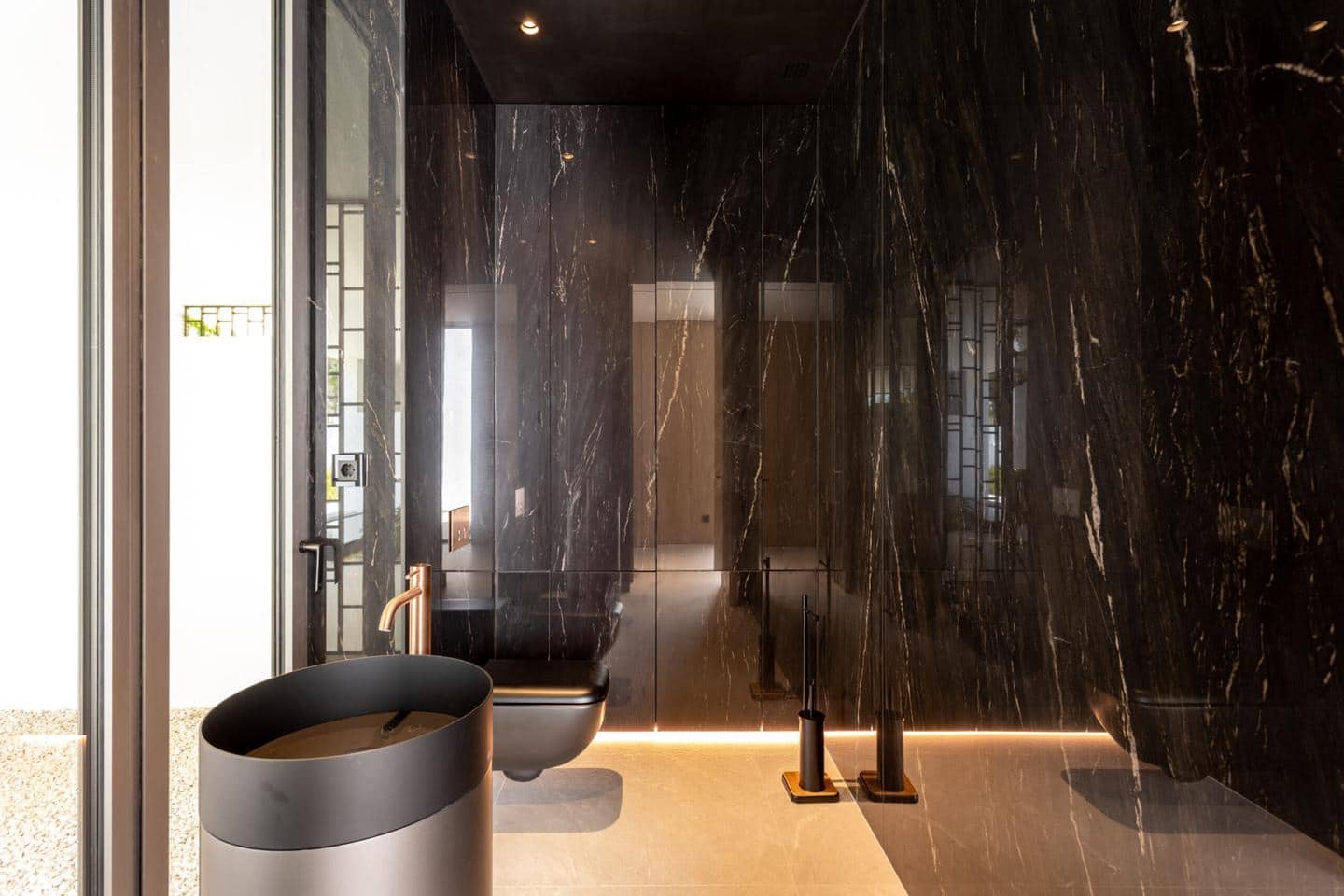 3 soveværelse Villa til salg i Marbella med swimmingpool garage - € 6.300.000 (Ref: 9123891)