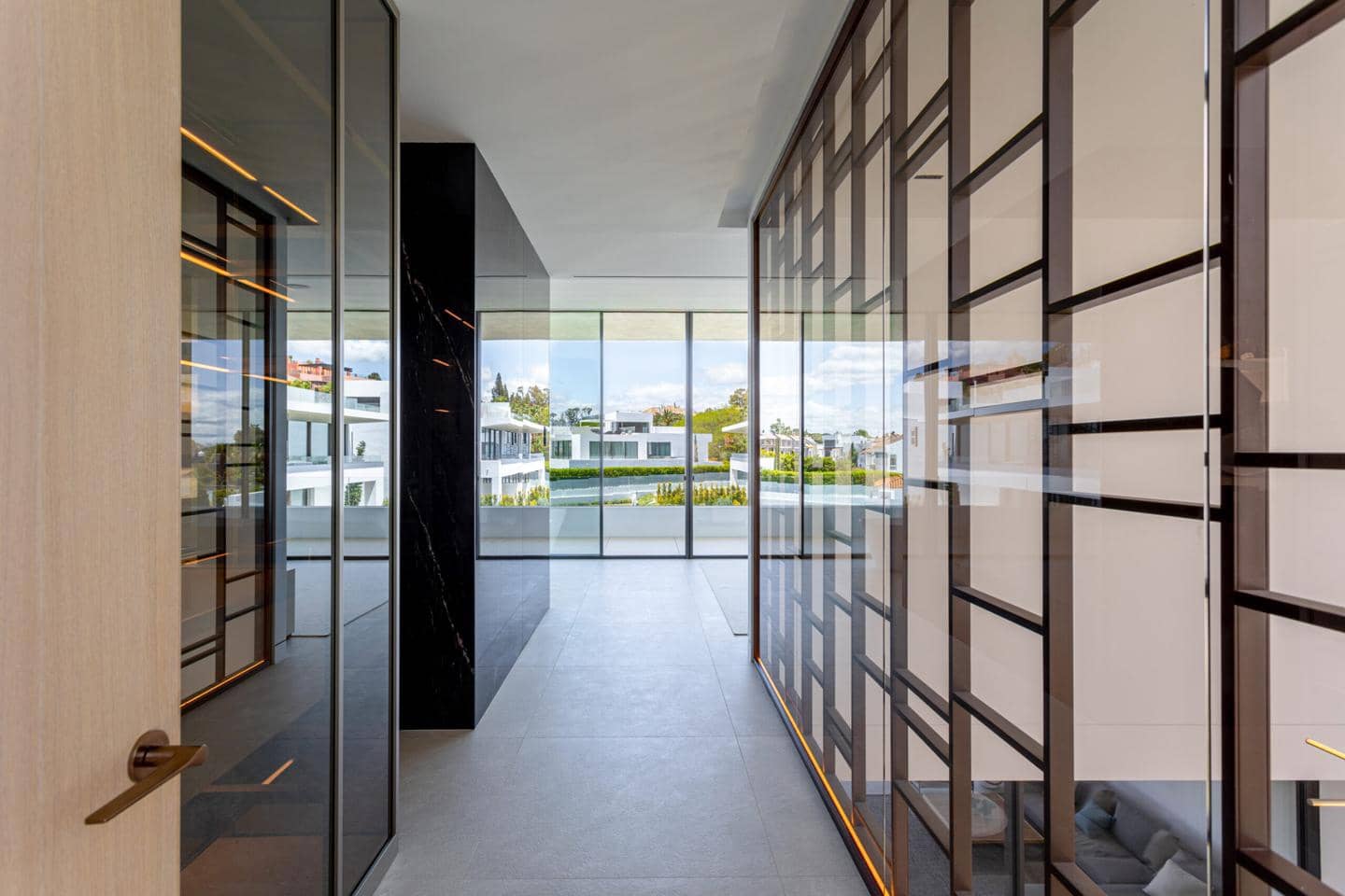 3 soveværelse Villa til salg i Marbella med swimmingpool garage - € 6.300.000 (Ref: 9123891)