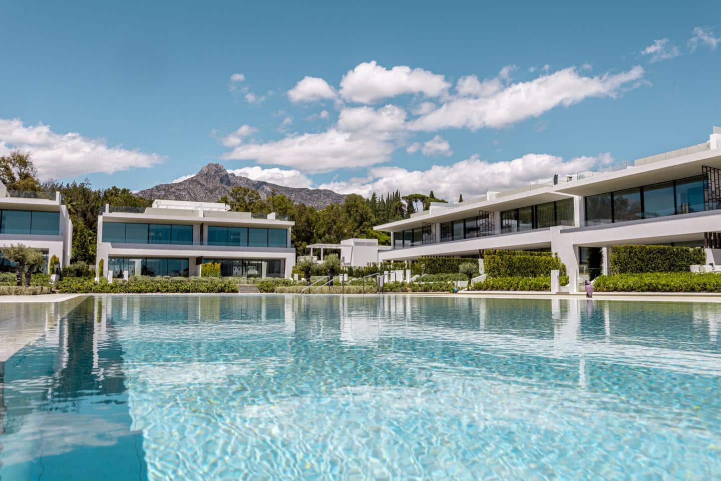 3 soveværelse Villa til salg i Marbella med swimmingpool garage - € 6.300.000 (Ref: 9123891)