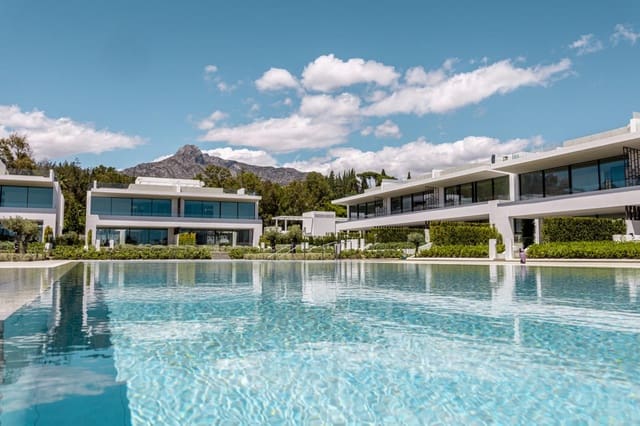 3 slaapkamer Villa te koop in Lomas De Marbella, Marbella met zwembad garage - € 6.300.000 (Ref: 9123891)