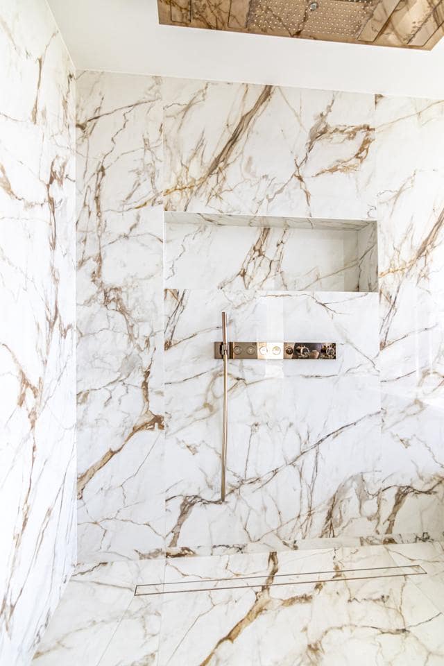 6 bedroom Villa for sale in Benahavis with pool garage - € 13,250,000 (Ref: 9125542)