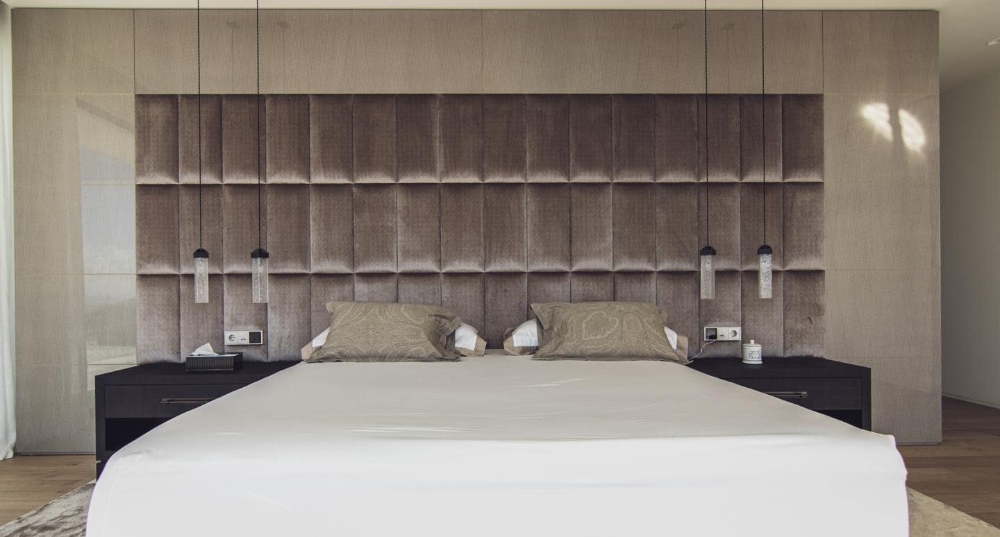 6 bedroom Villa for sale in Benahavis with pool garage - € 13,250,000 (Ref: 9125542)