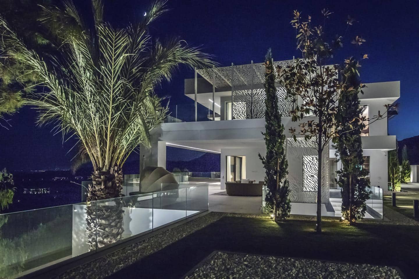6 bedroom Villa for sale in Benahavis with pool garage - € 13,250,000 (Ref: 9125542)