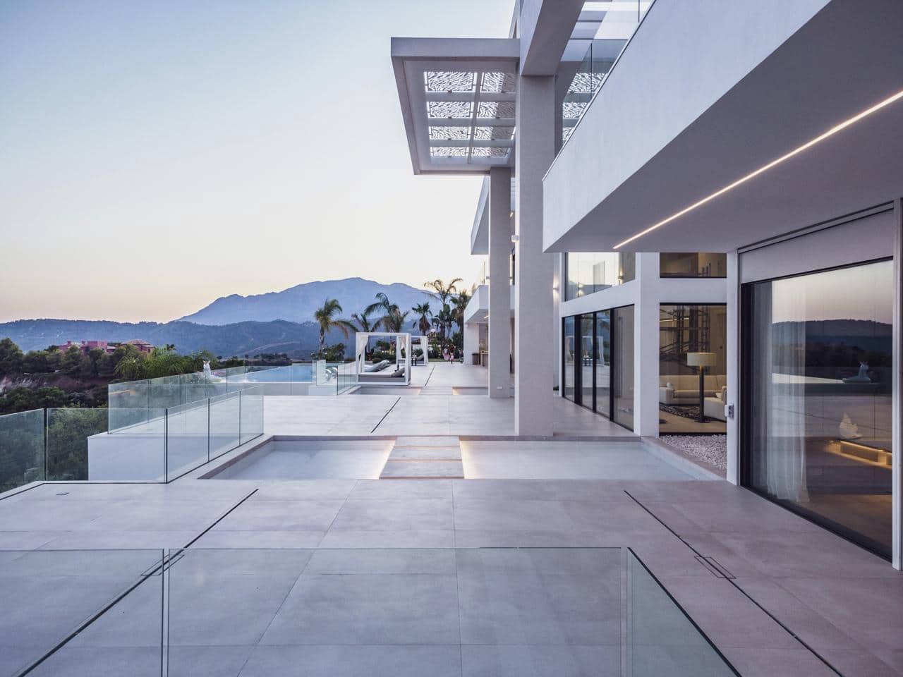 6 bedroom Villa for sale in Benahavis with pool garage - € 13,250,000 (Ref: 9125542)
