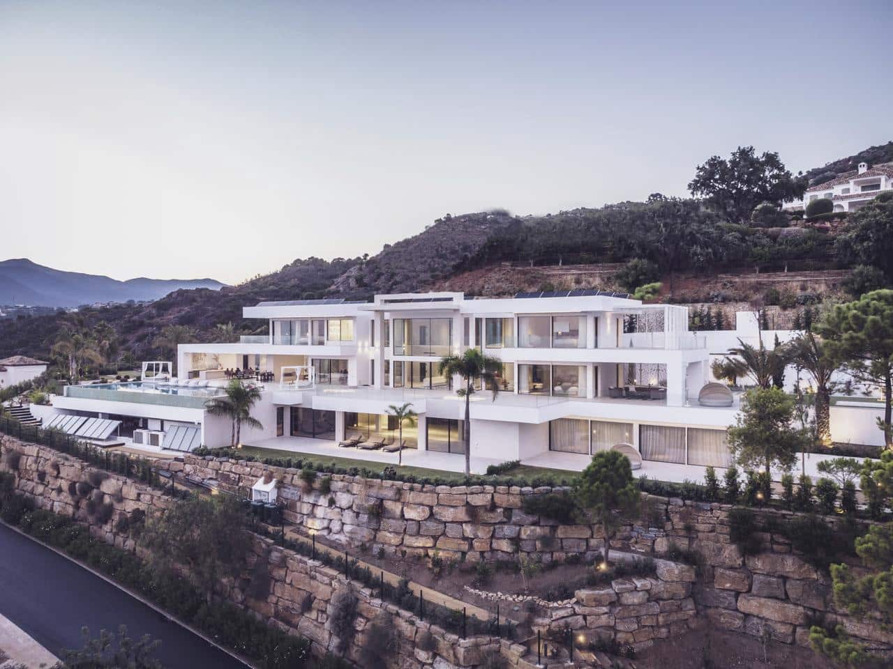 6 bedroom Villa for sale in Benahavis with pool garage - € 13,250,000 (Ref: 9125542)