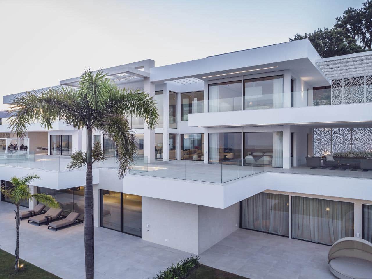 6 bedroom Villa for sale in Benahavis with pool garage - € 13,250,000 (Ref: 9125542)