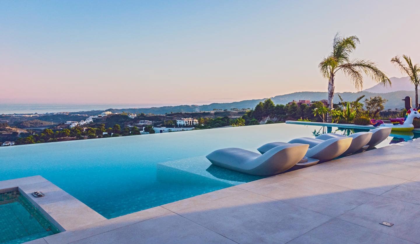 6 bedroom Villa for sale in Benahavis with pool garage - € 13,250,000 (Ref: 9125542)
