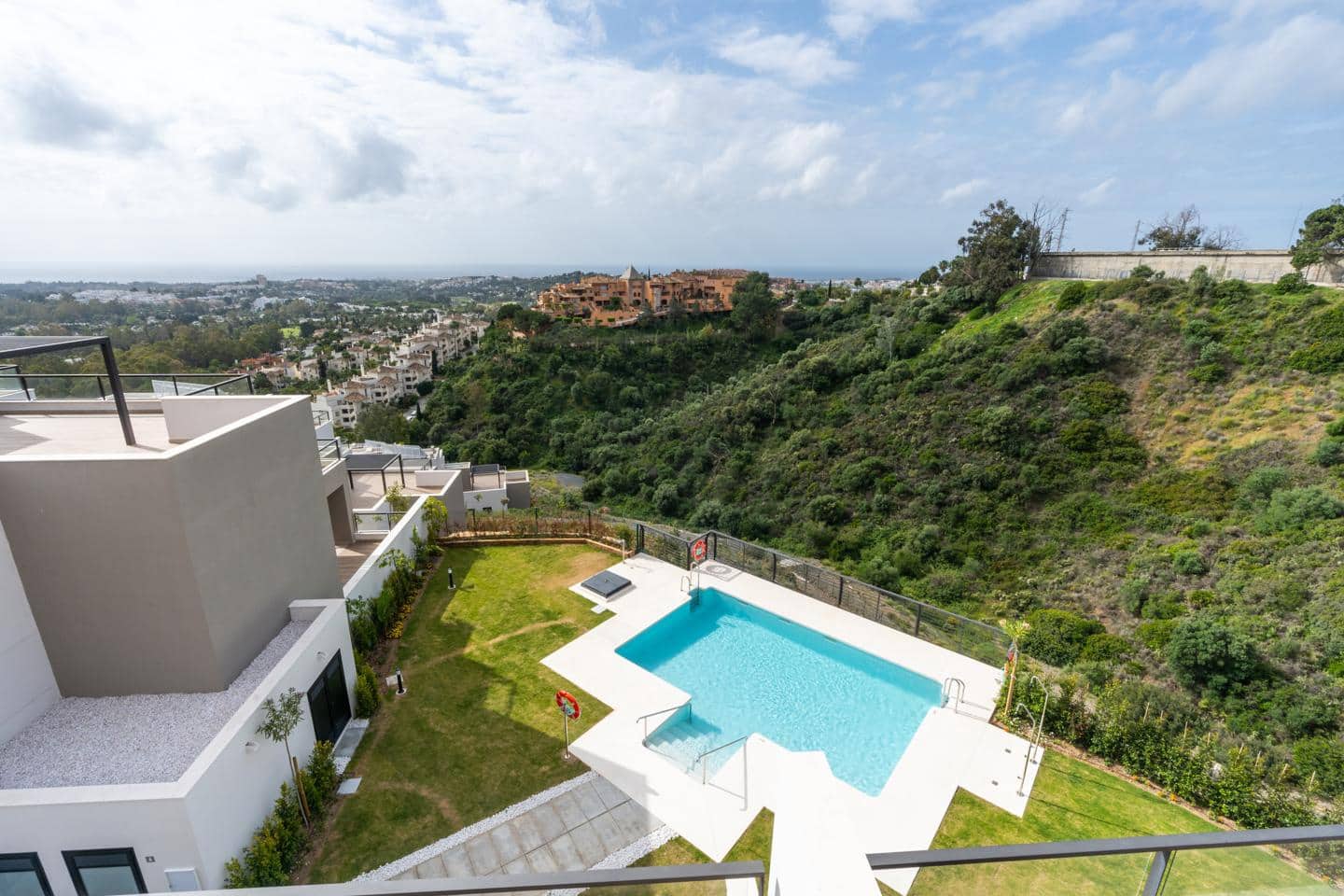 3 soveværelse Penthouse til salg i Marbella med swimmingpool garage - € 950.000 (Ref: 9131933)