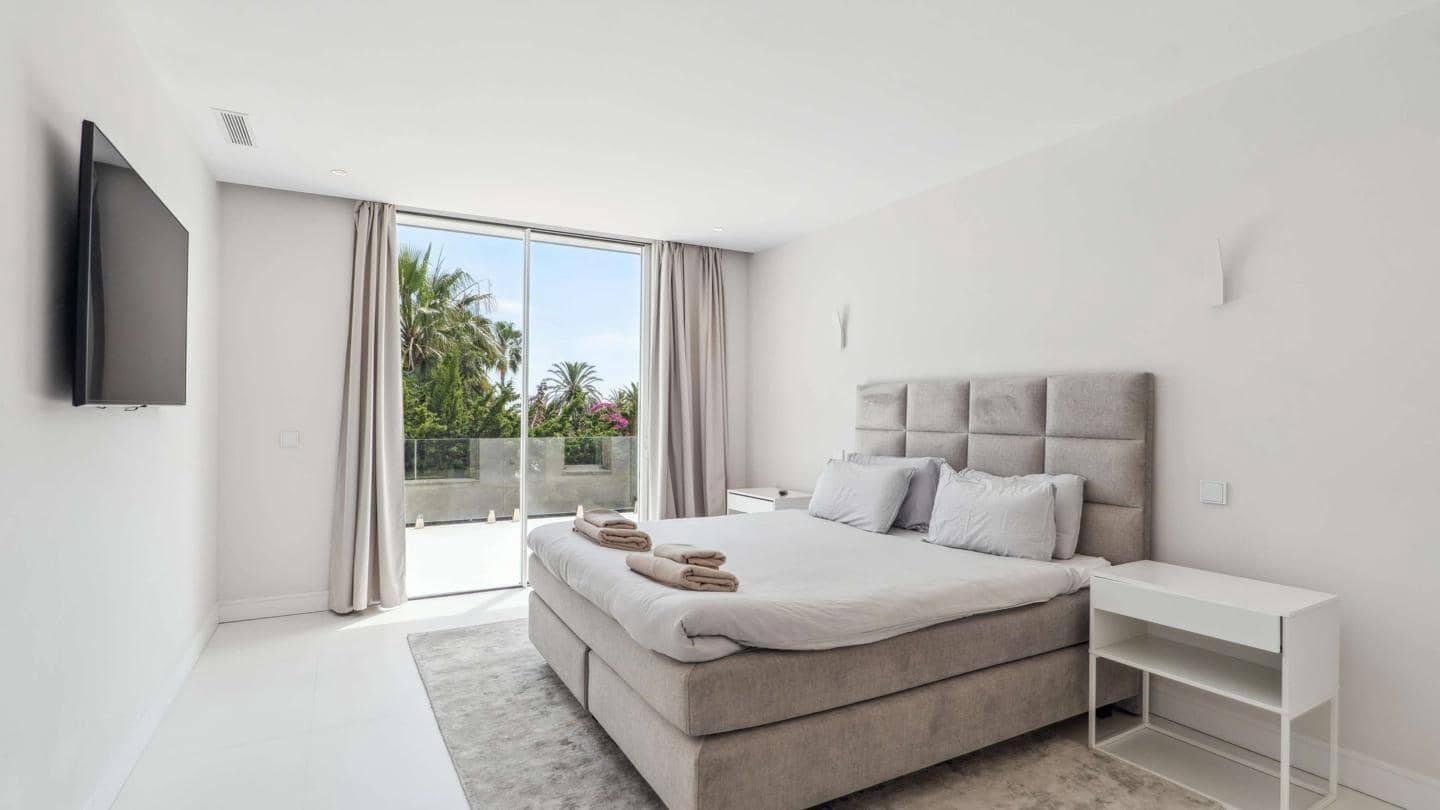 Chalet de 8 habitaciones en Marbella en venta con piscina garaje - 6.900.000 € (Ref: 9148703)