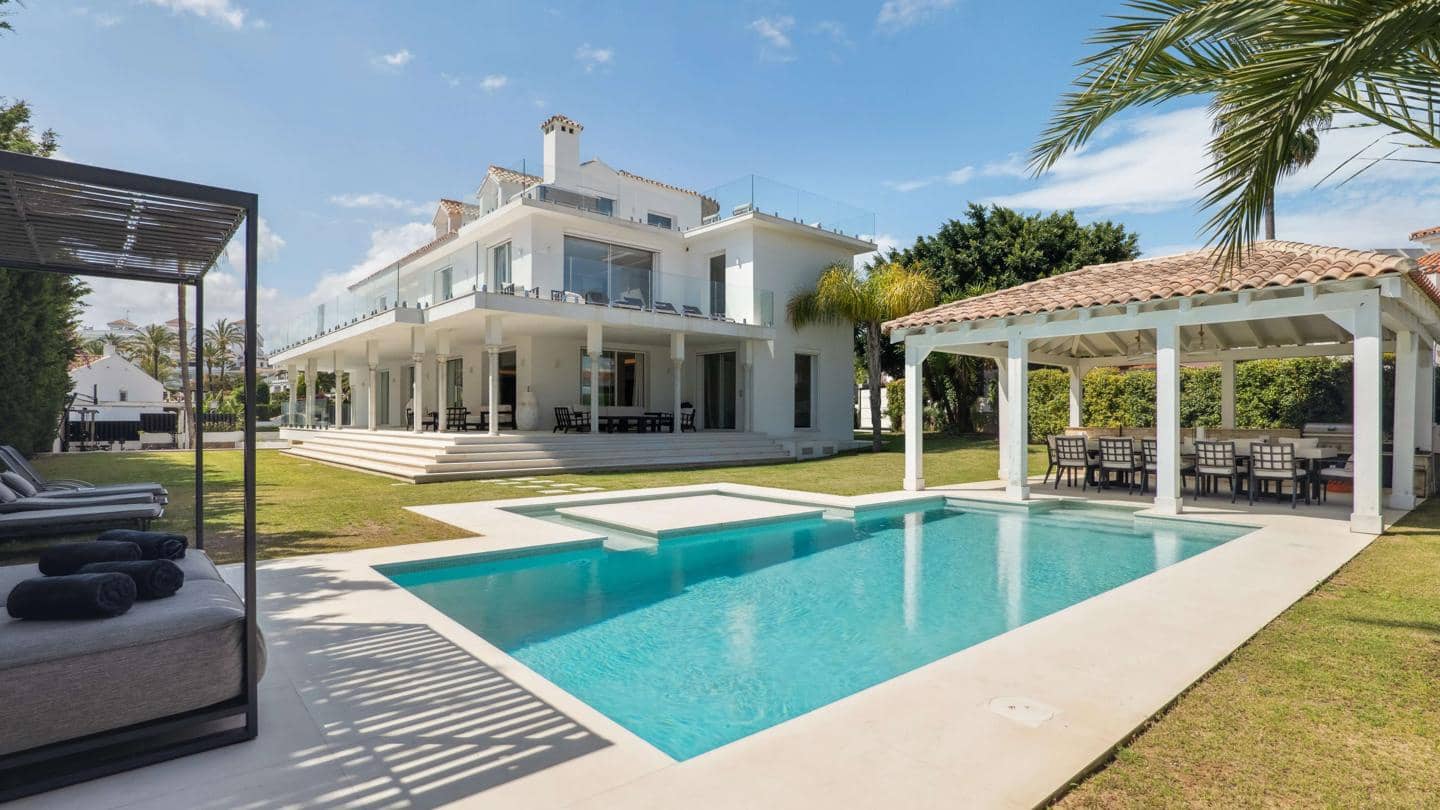 Chalet de 8 habitaciones en Marbella en venta con piscina garaje - 6.900.000 € (Ref: 9148703)