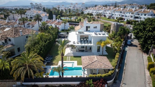 8 sypialnia Willa na sprzedaż w Nueva Andalucía Centro, Marbella z basenem garażem - 6 900 000 € (Ref: 9148703)