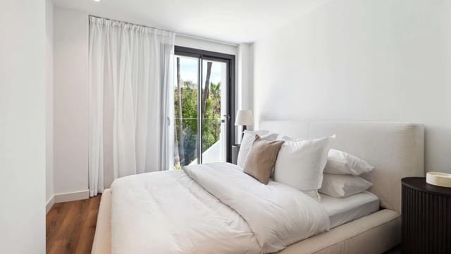 6 sovrum Villa till salu i Los Naranjos, Marbella med pool garage - 2 495 000 € (Ref: 9148704)