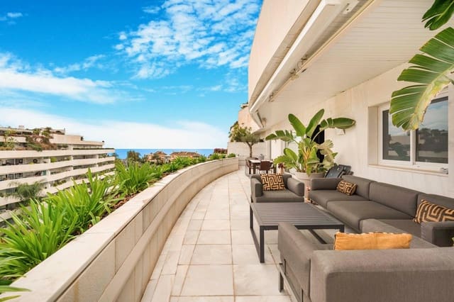 4 soveværelse Penthouse til salg i Puerto Banus, Marbella med swimmingpool garage - € 4.950.000 (Ref: 9154412)