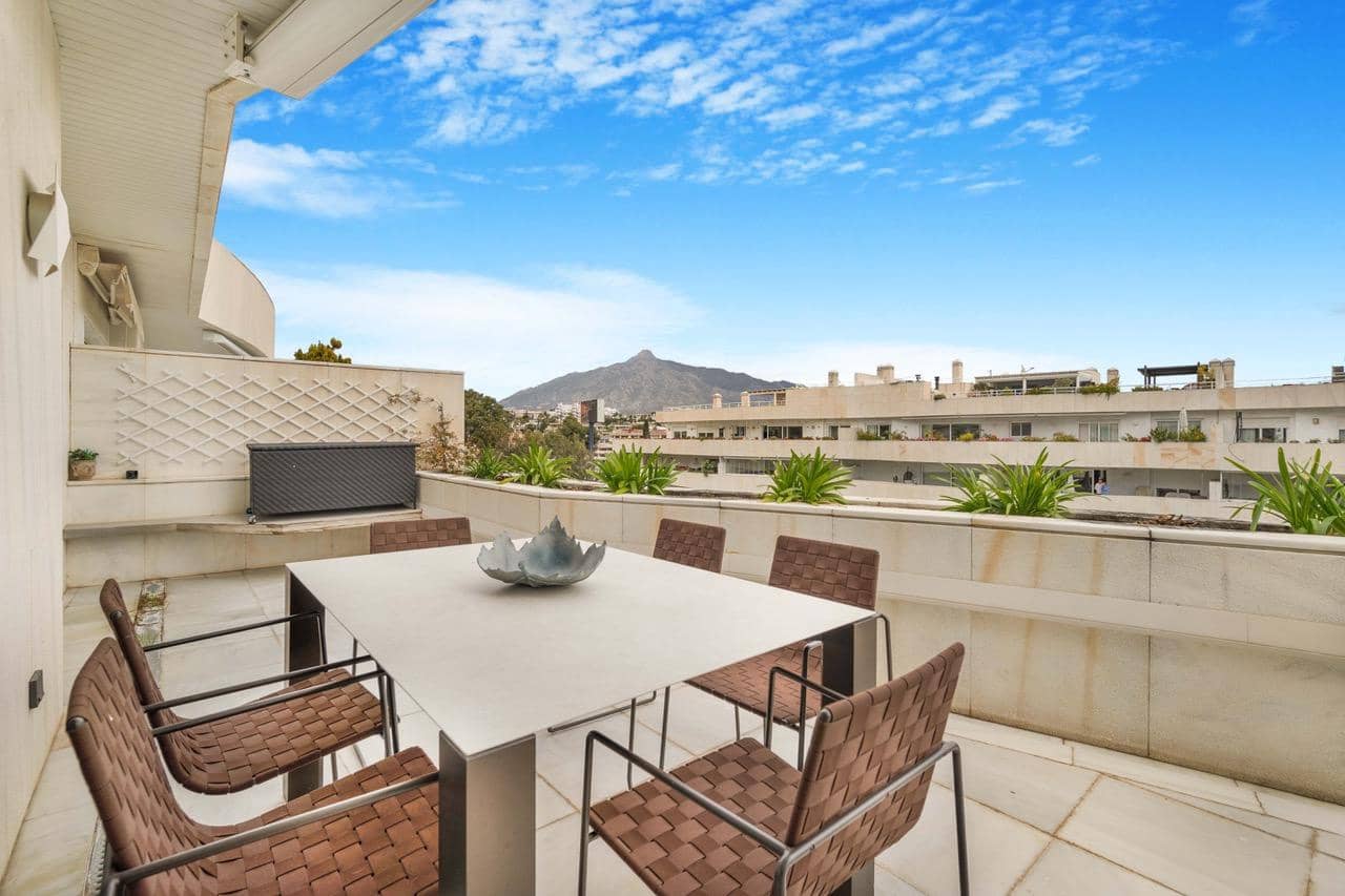 4 soveværelse Penthouse til salg i Marbella med swimmingpool garage - € 4.950.000 (Ref: 9154412)