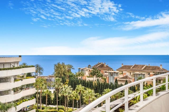 4 soveværelse Penthouse til salg i Puerto Banus, Marbella med swimmingpool garage - € 4.950.000 (Ref: 9154412)