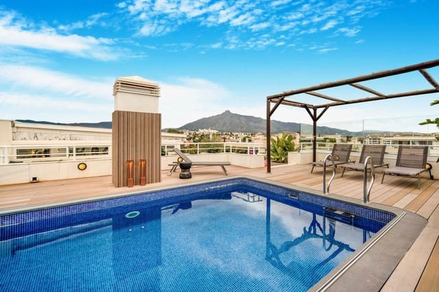 4 soveværelse Penthouse til salg i Puerto Banus, Marbella med swimmingpool garage - € 4.950.000 (Ref: 9154412)
