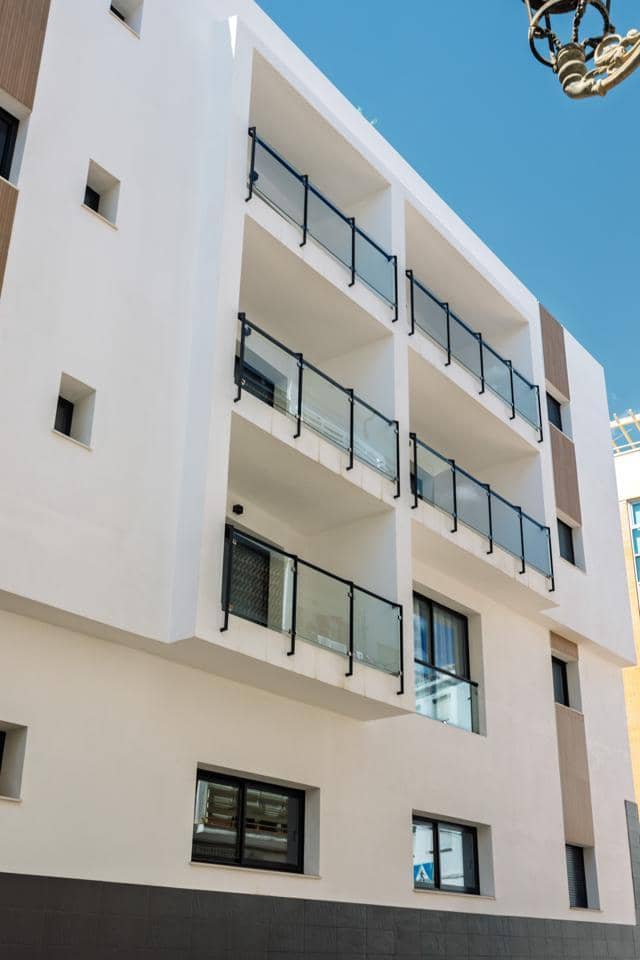 2 sovrum Lägenhet till salu i Estepona med pool garage - 570 000 € (Ref: 9158729)