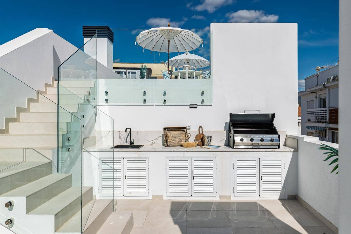 2 sovrum Lägenhet till salu i Estepona med pool garage - 570 000 € (Ref: 9158729)