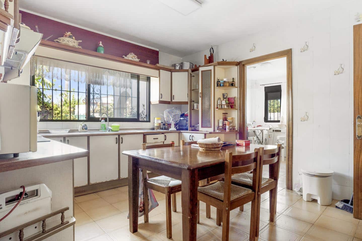 6 soverom Villa til salgs i Estepona med svømmebasseng garasje - € 995 000 (Ref: 9161977)