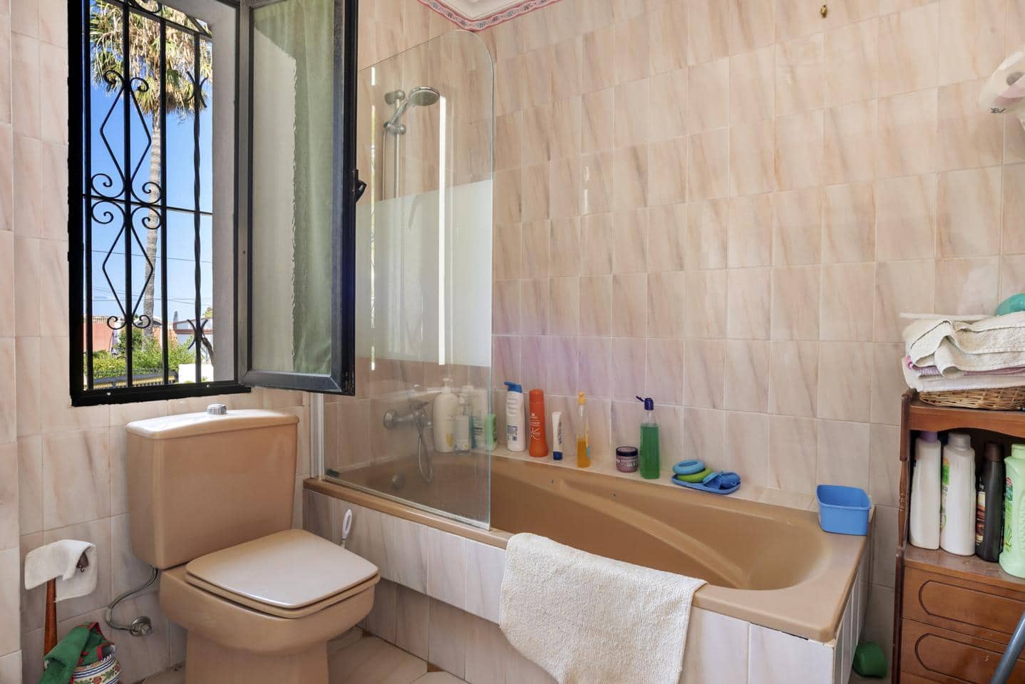 6 soverom Villa til salgs i Estepona med svømmebasseng garasje - € 995 000 (Ref: 9161977)