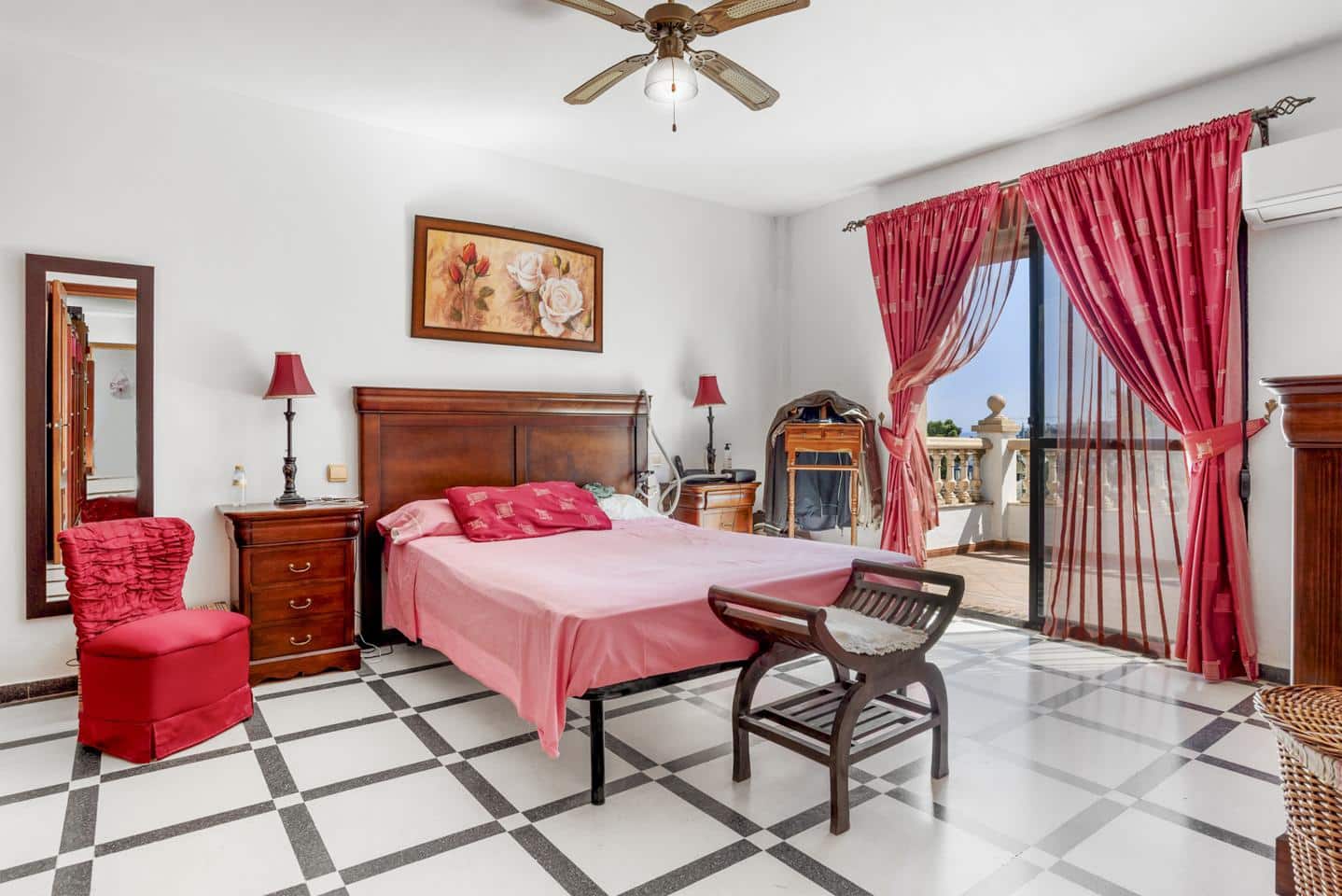 6 soverom Villa til salgs i Estepona med svømmebasseng garasje - € 995 000 (Ref: 9161977)