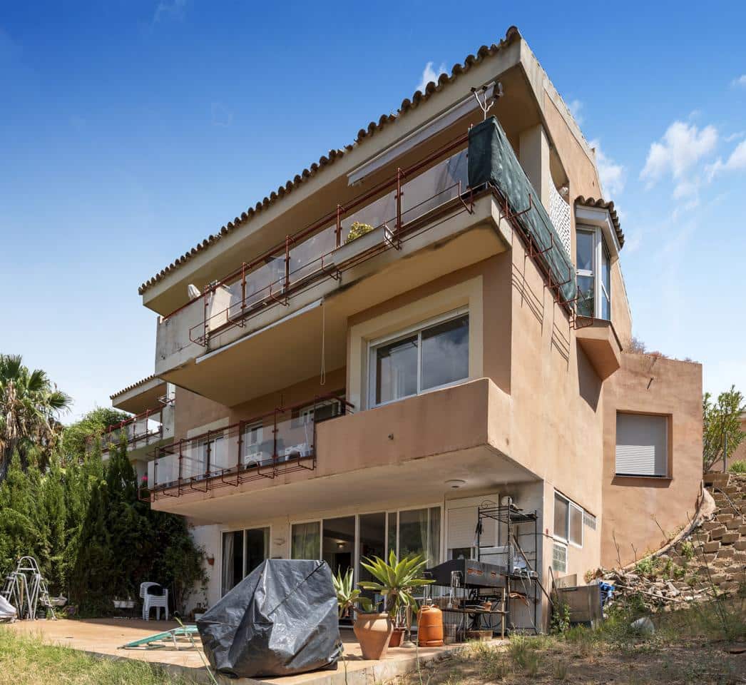 3 soveværelse Villa til salg i Estepona med swimmingpool garage - € 380.000 (Ref: 9162531)