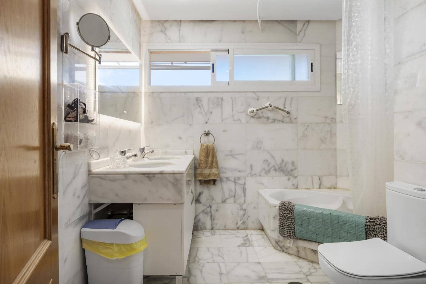 3 soveværelse Villa til salg i Estepona med swimmingpool garage - € 380.000 (Ref: 9162531)