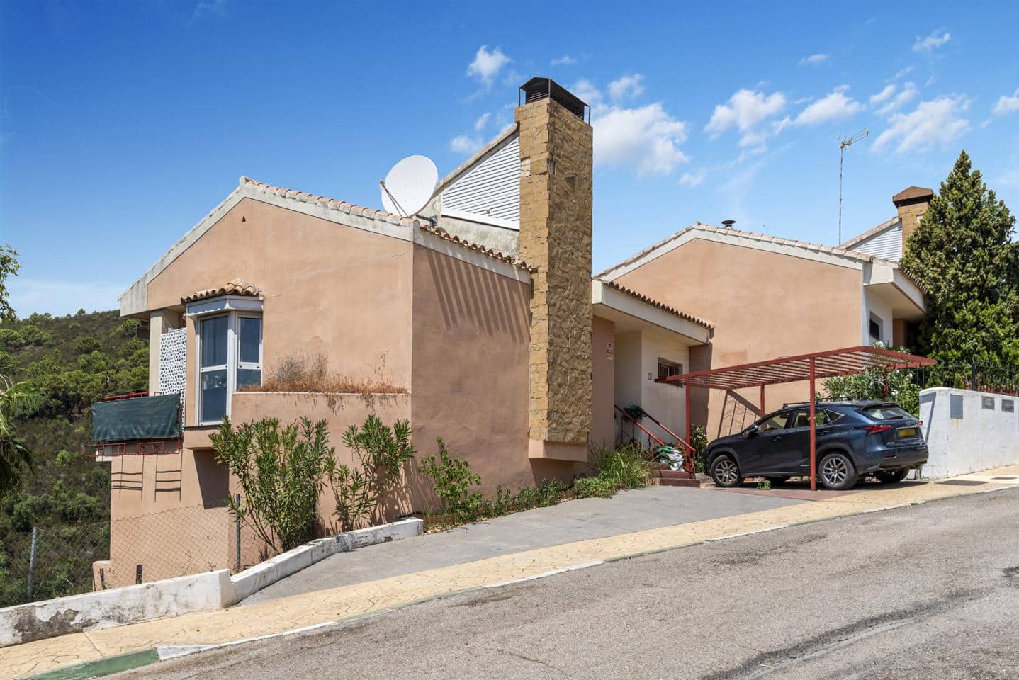 3 soveværelse Villa til salg i Estepona med swimmingpool garage - € 380.000 (Ref: 9162531)