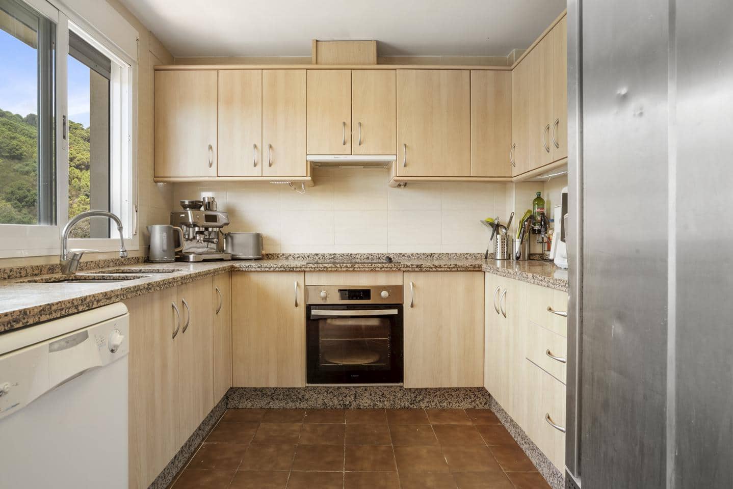 3 soveværelse Villa til salg i Estepona med swimmingpool garage - € 380.000 (Ref: 9162531)