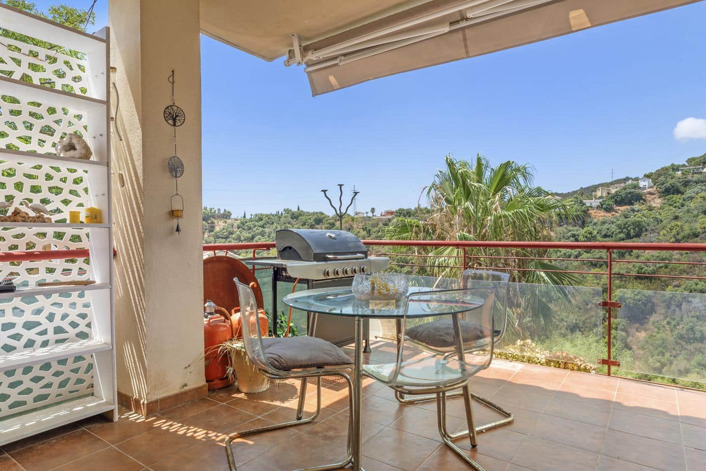 3 soveværelse Villa til salg i Estepona med swimmingpool garage - € 380.000 (Ref: 9162531)