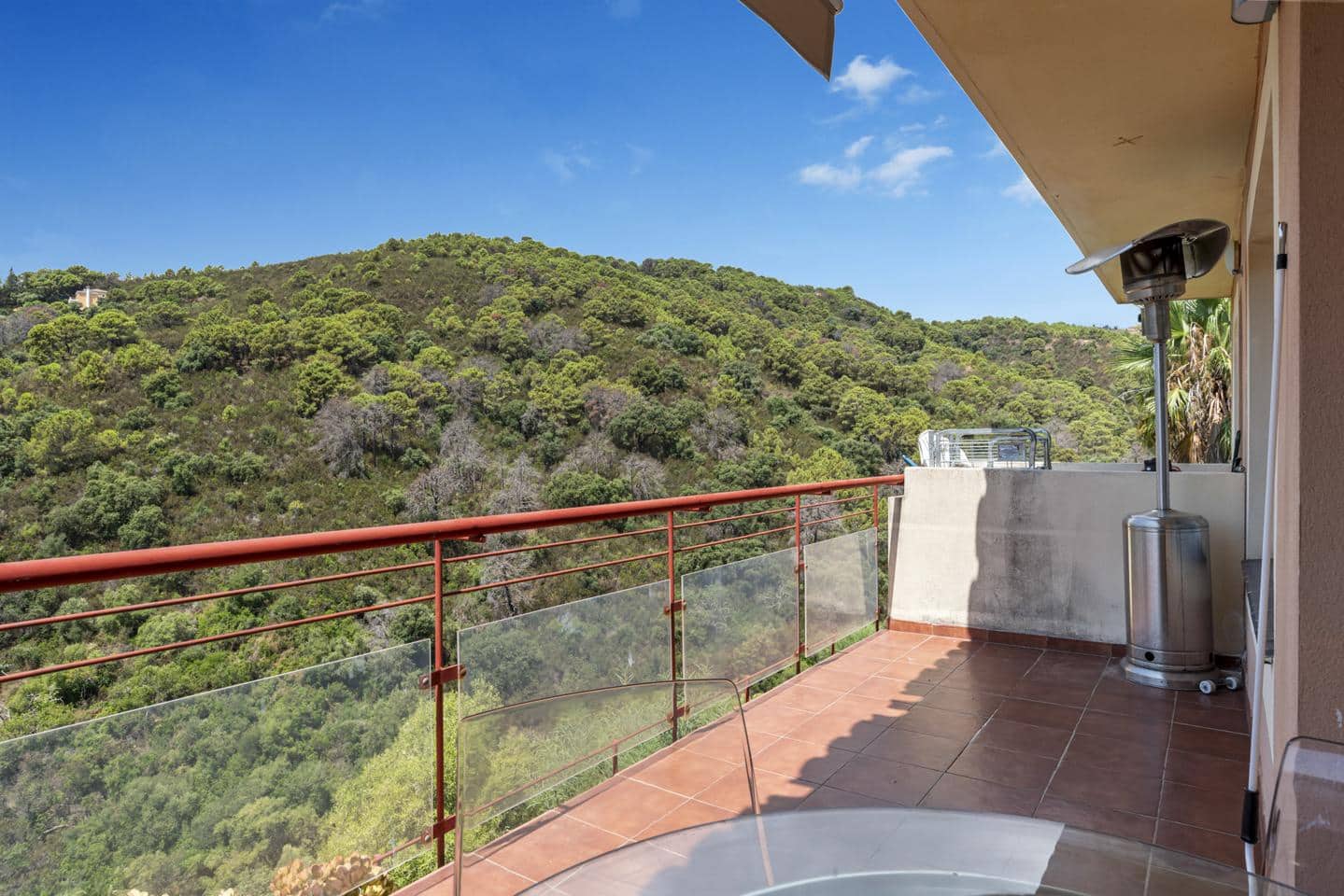 3 soveværelse Villa til salg i Estepona med swimmingpool garage - € 380.000 (Ref: 9162531)