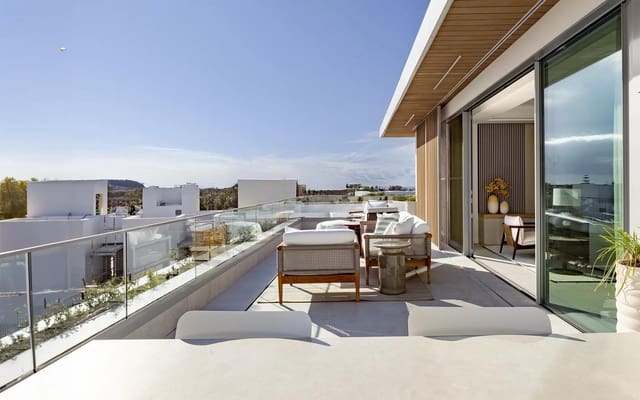 4 soveværelse Penthouse til salg i Bahía de Marbella, Marbella med swimmingpool garage - € 1.400.000 (Ref: 9175222)