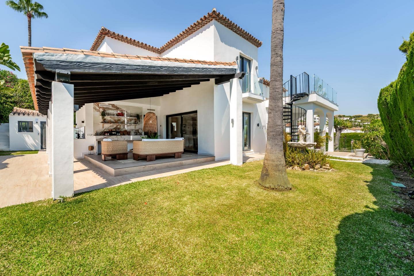 4 sovrum Villa till salu i Marbella med pool garage - 2 700 000 € (Ref: 9175223)