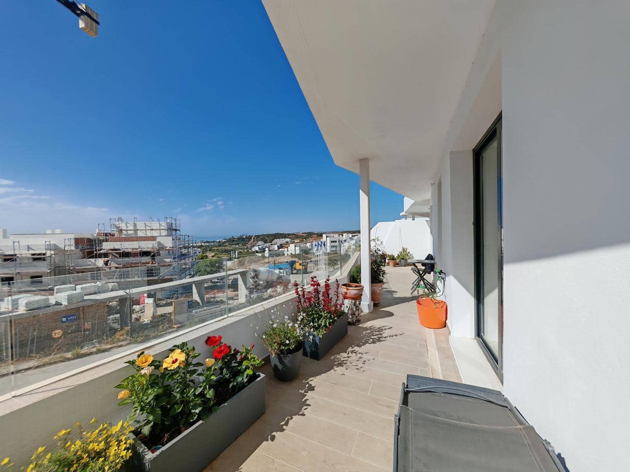 2 bedroom Apartment for sale in Estepona with pool garage - € 460,000 (Ref: 9181561)