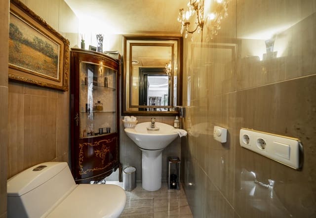 3 sypialnia Apartament na sprzedaż w Puerto Banus, Marbella z basenem garażem - 3 195 000 € (Ref: 9186133)