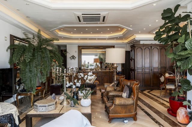 3 sypialnia Apartament na sprzedaż w Puerto Banus, Marbella z basenem garażem - 3 195 000 € (Ref: 9186133)