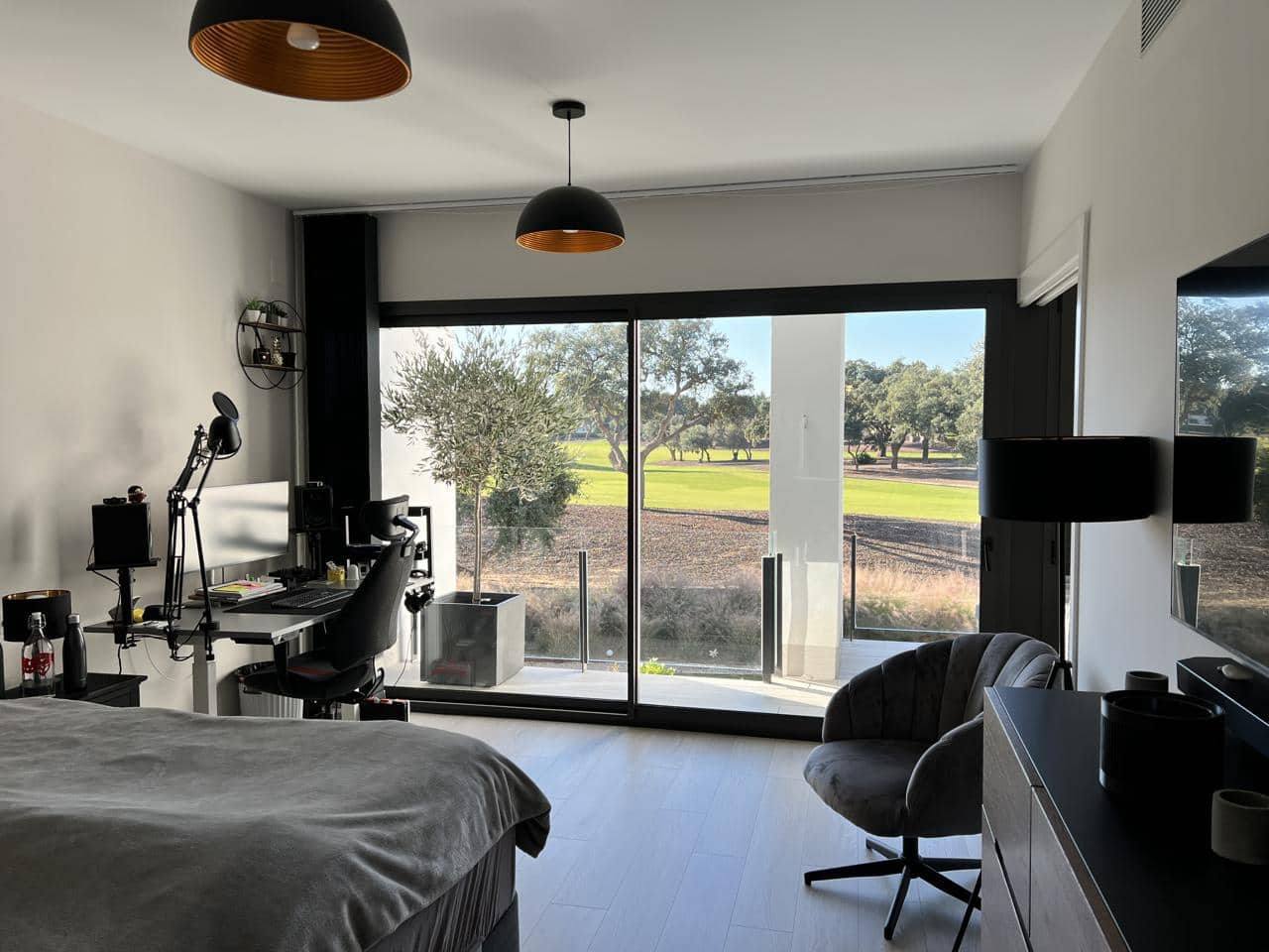 3 soverom Villa til salgs i La Alcaidesa med svømmebasseng garasje - € 799 000 (Ref: 9187652)