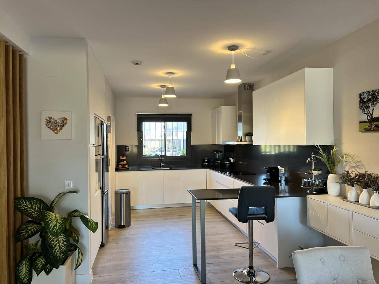 4 soveværelse Villa til salg i La Alcaidesa med swimmingpool garage - € 869.000 (Ref: 9187653)