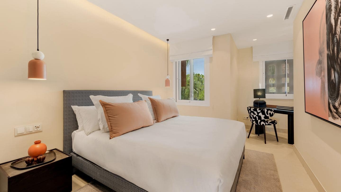 3 soverom Leilighet til salgs i Estepona med svømmebasseng garasje - € 2 395 000 (Ref: 9192005)