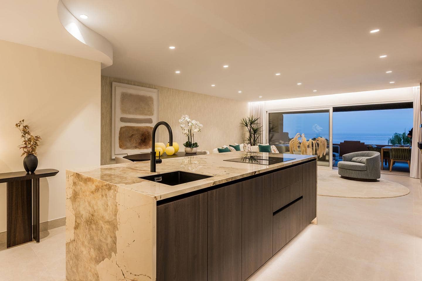 4 Zimmer Apartment zu verkaufen in Estepona mit Pool Garage - 3.695.000 € (Ref: 9192006)