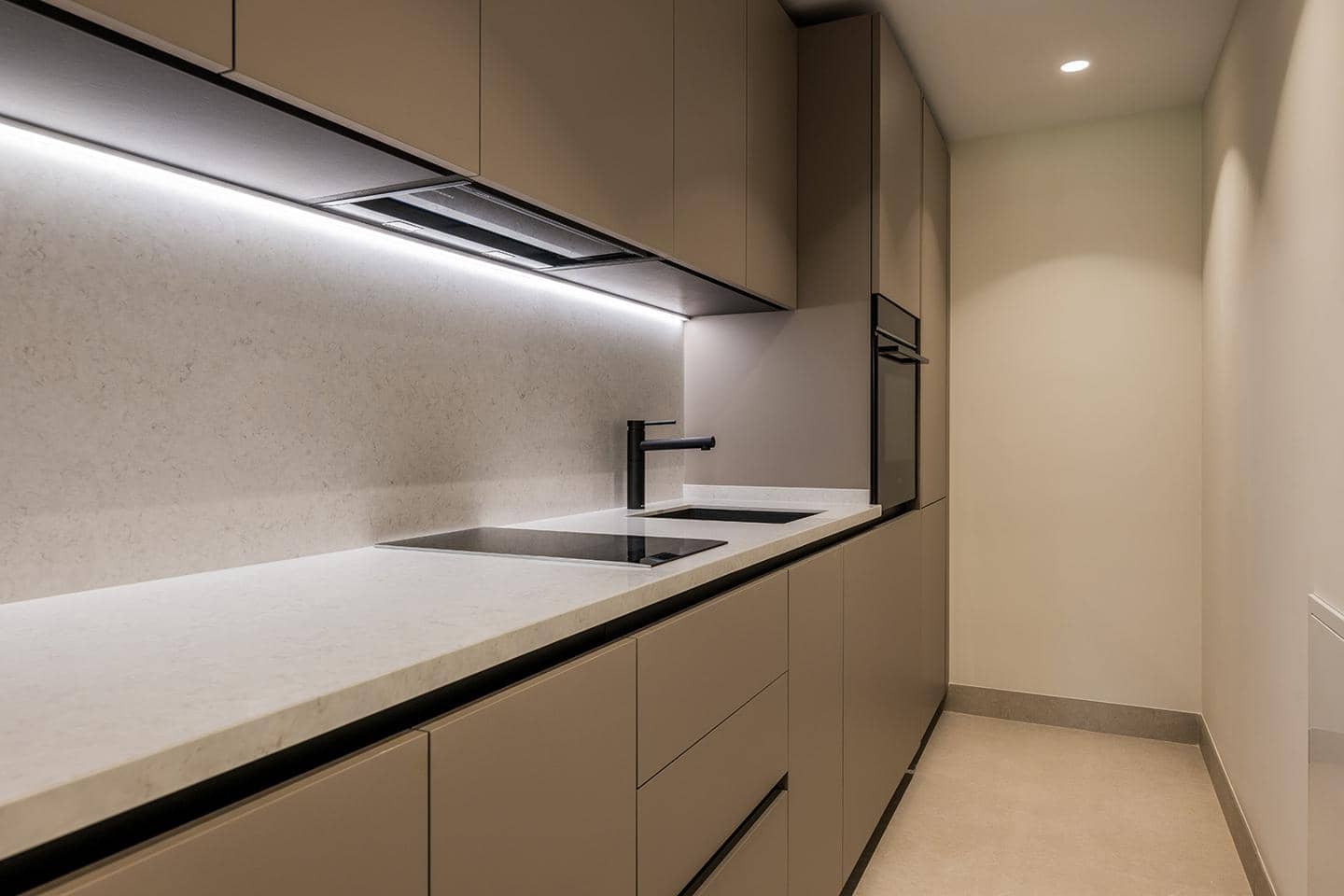 4 Zimmer Apartment zu verkaufen in Estepona mit Pool Garage - 3.695.000 € (Ref: 9192006)