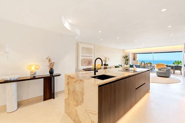 4 Zimmer Apartment zu verkaufen in Los Llanos, Estepona mit Pool Garage - 3.695.000 € (Ref: 9192006)