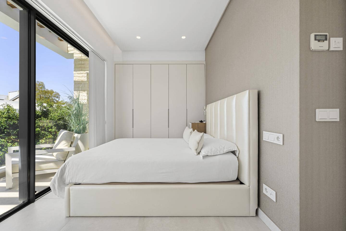 4 sovrum Villa till salu i Benahavis med pool garage - 1 825 000 € (Ref: 9193214)