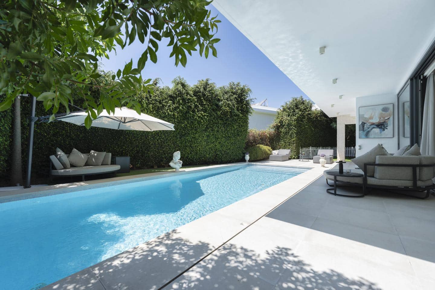 4 sovrum Villa till salu i Benahavis med pool garage - 1 825 000 € (Ref: 9193214)