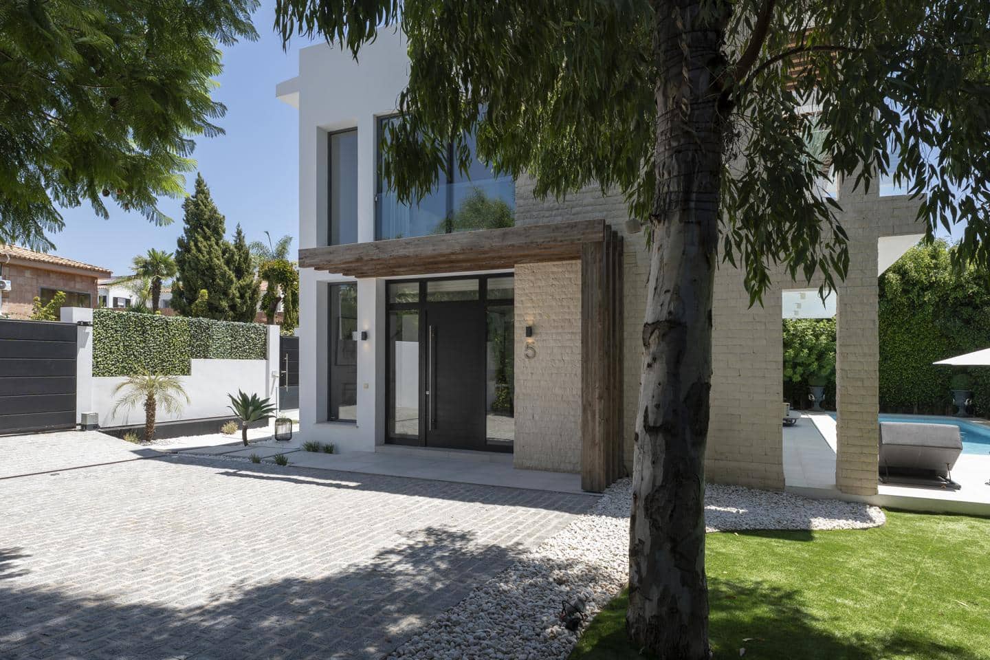 4 sovrum Villa till salu i Benahavis med pool garage - 1 825 000 € (Ref: 9193214)