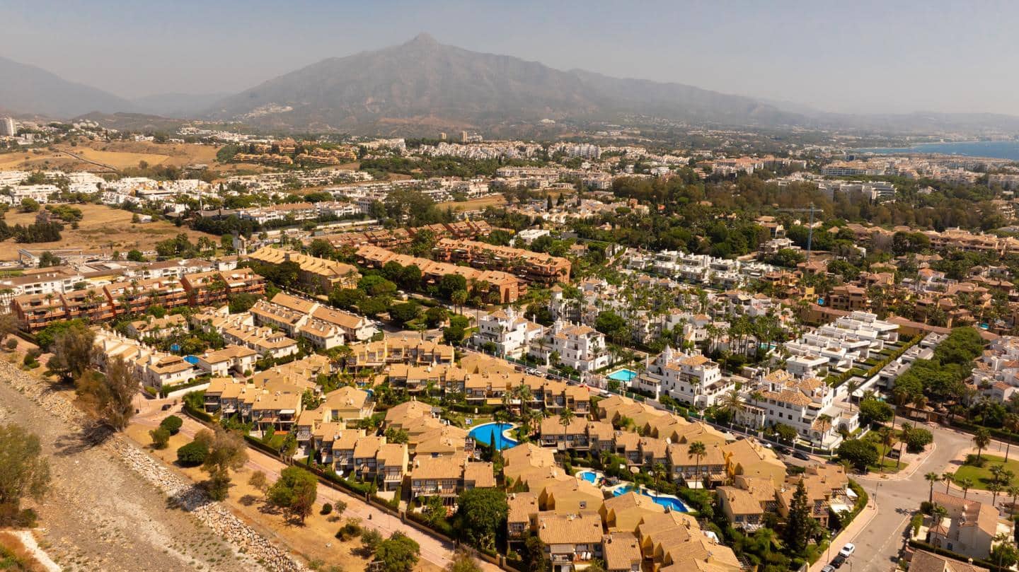 4 slaapkamer Villa te koop in Marbella met zwembad garage - € 1.450.000 (Ref: 9199936)